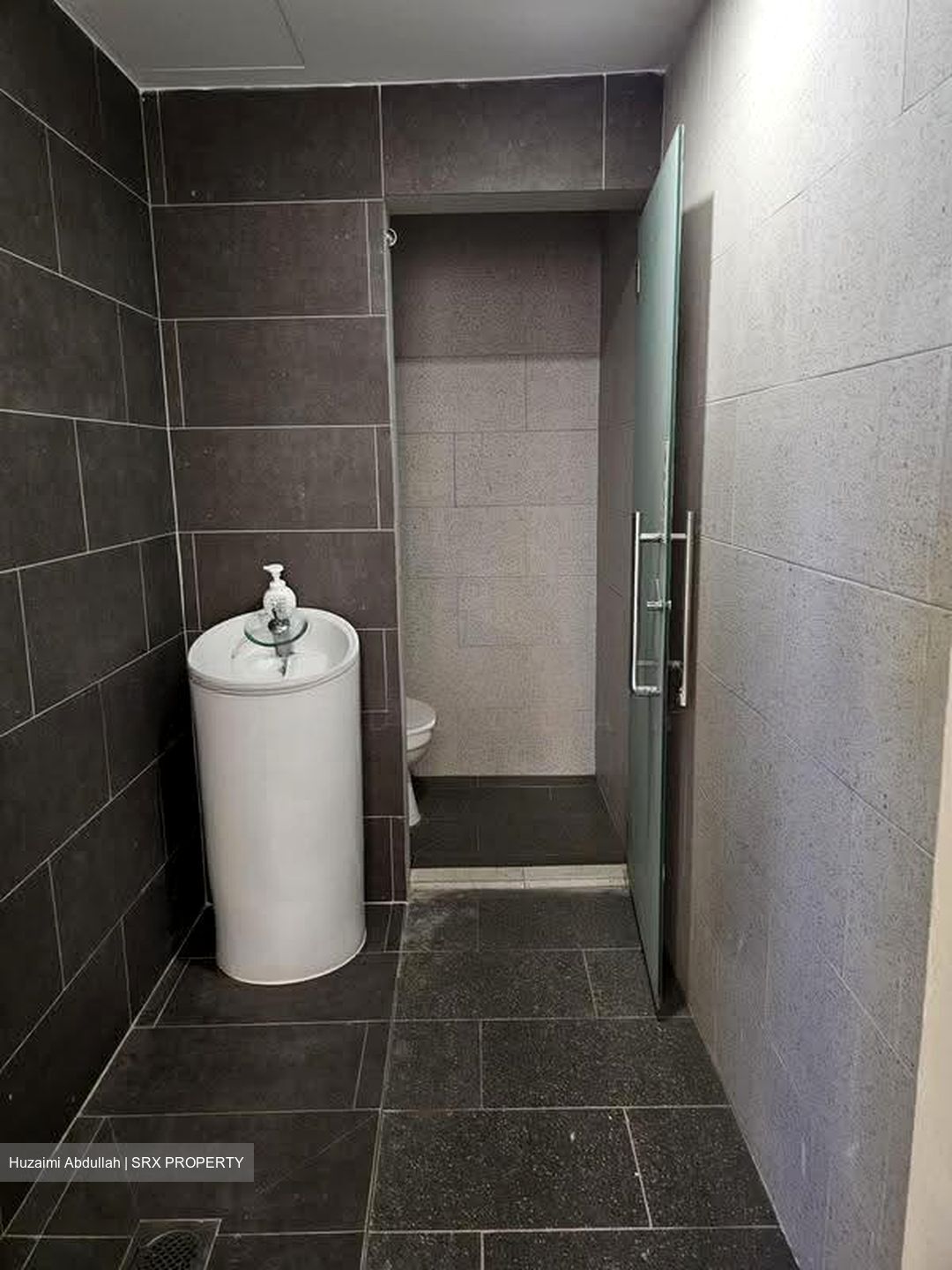 Telok Ayer Street (D1), Office #626860811